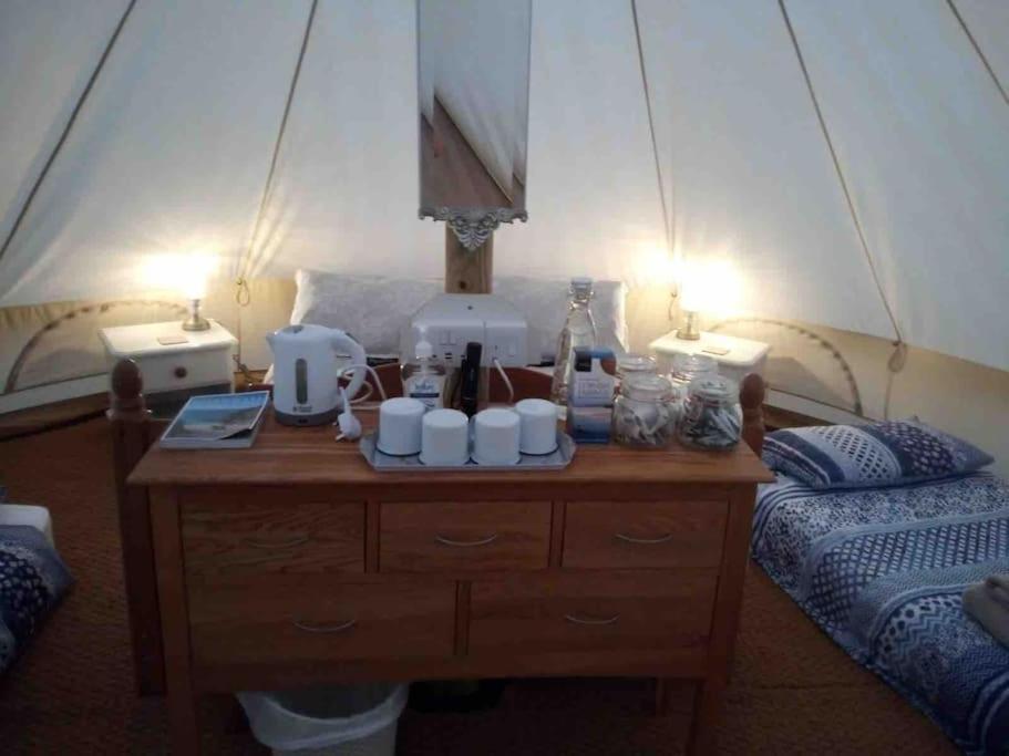 Hotel Cox Hill Glamping Badger Truro Exterior foto
