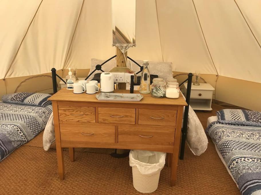 Hotel Cox Hill Glamping Badger Truro Exterior foto
