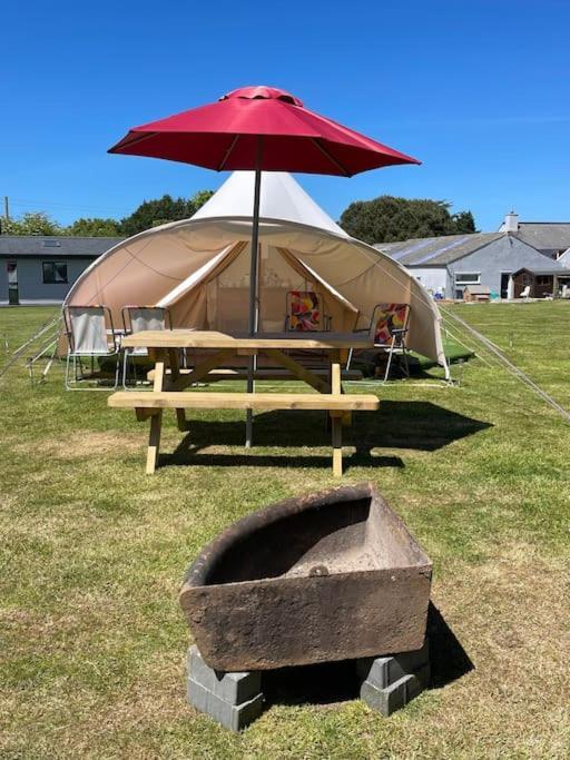 Hotel Cox Hill Glamping Badger Truro Exterior foto
