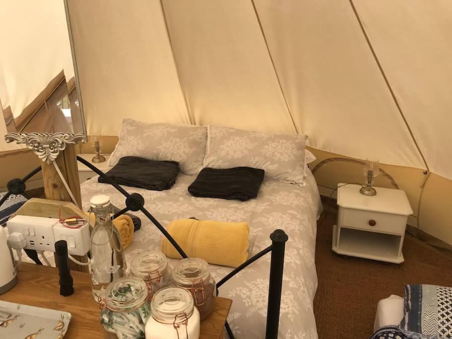 Hotel Cox Hill Glamping Badger Truro Exterior foto