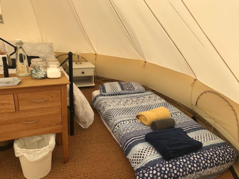Hotel Cox Hill Glamping Badger Truro Exterior foto